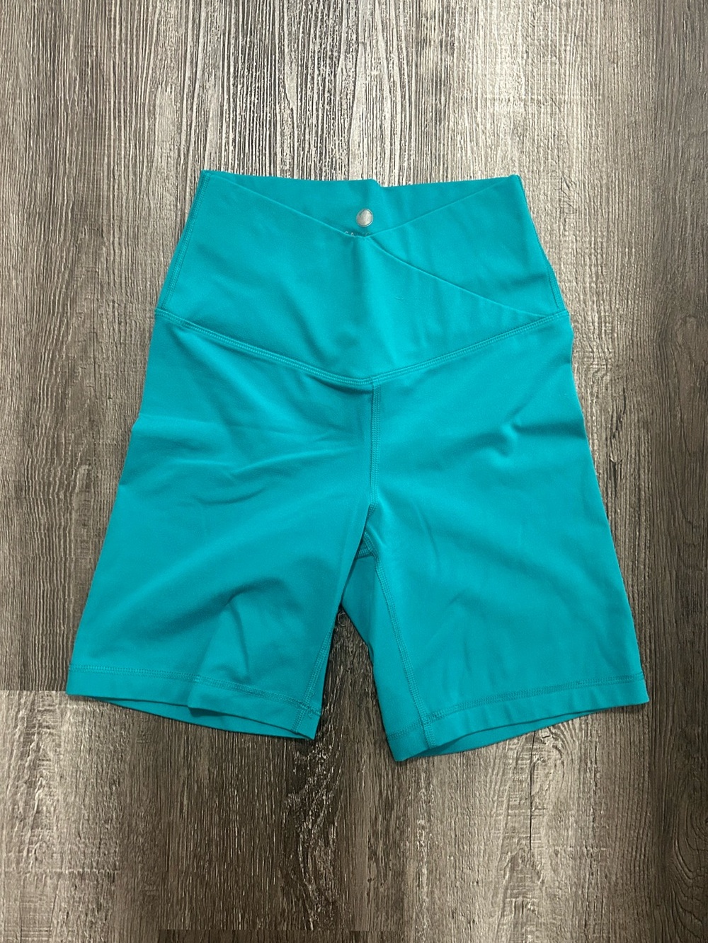 3/$10 yogalicious Crossover high-waisted turquoise bike shorts